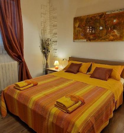 Apartments Fantazija Ровин Екстериор снимка