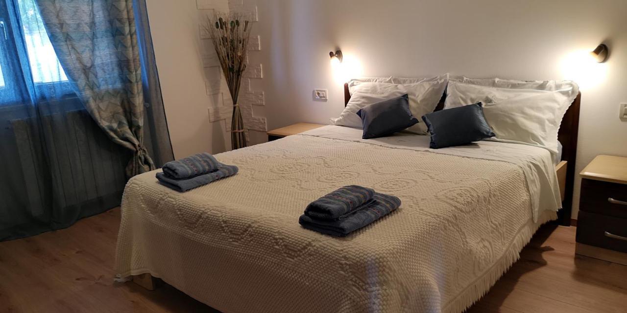 Apartments Fantazija Ровин Екстериор снимка
