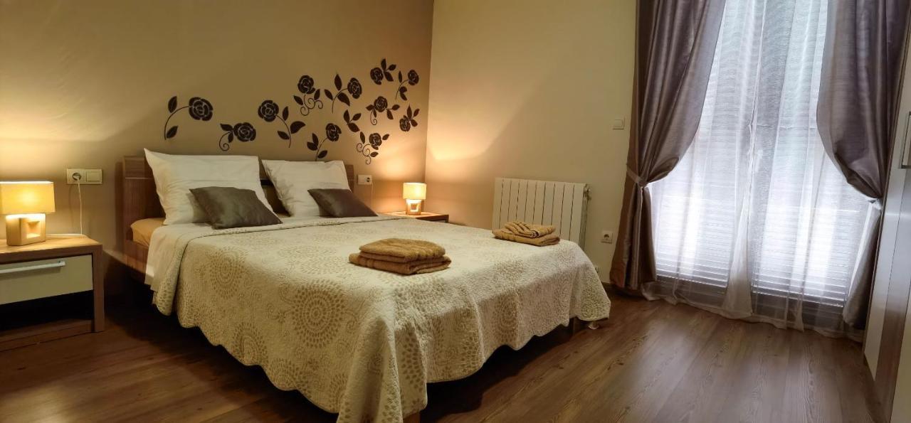 Apartments Fantazija Ровин Екстериор снимка