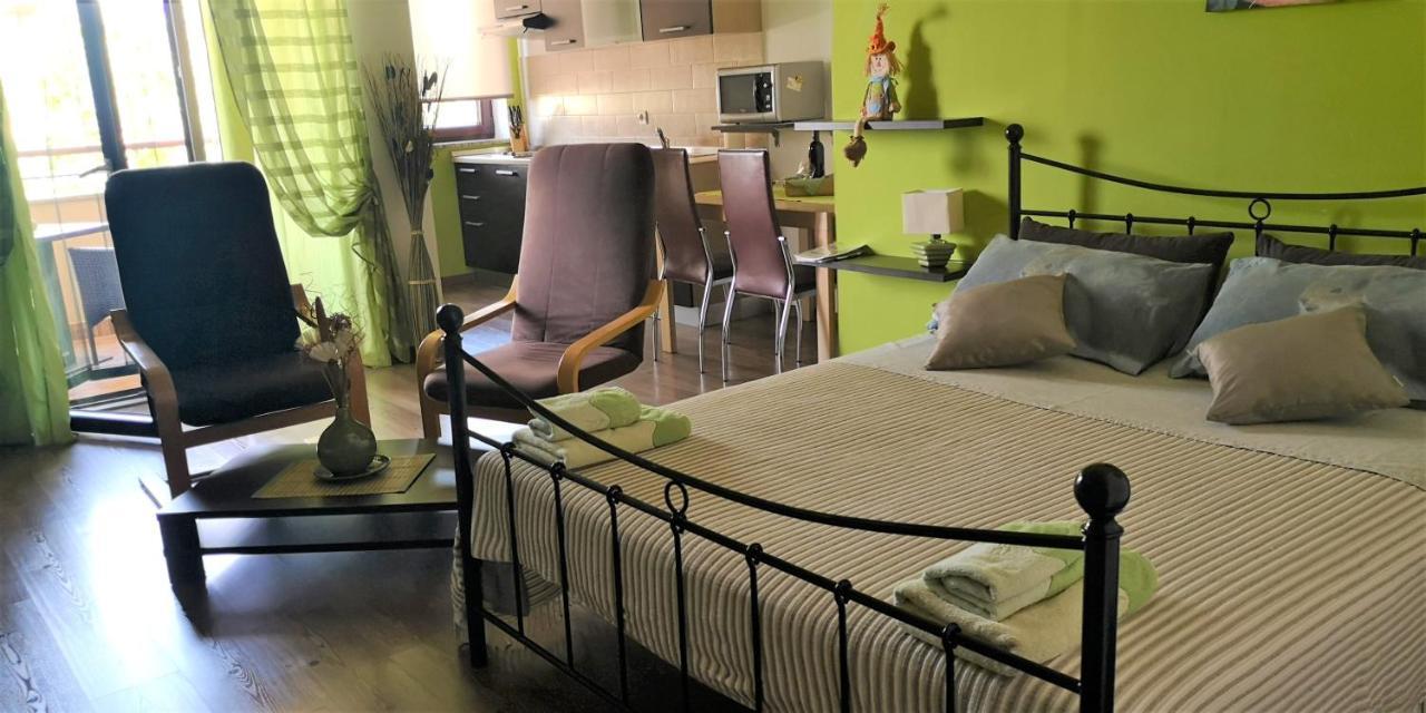 Apartments Fantazija Ровин Екстериор снимка