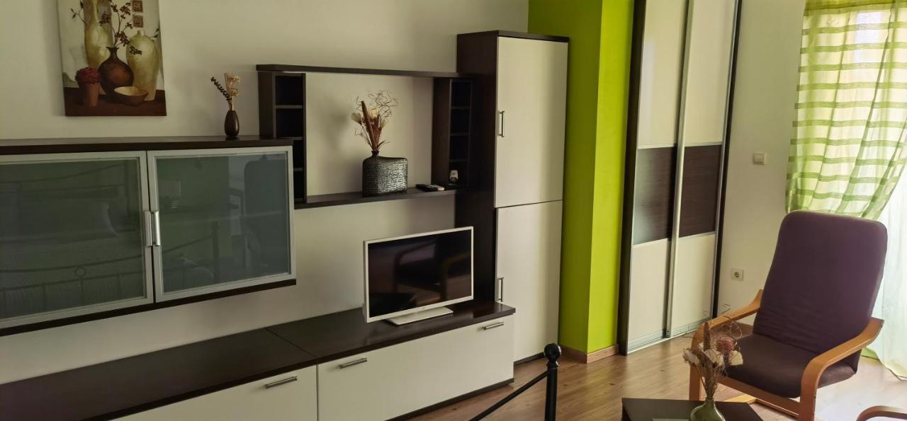 Apartments Fantazija Ровин Екстериор снимка