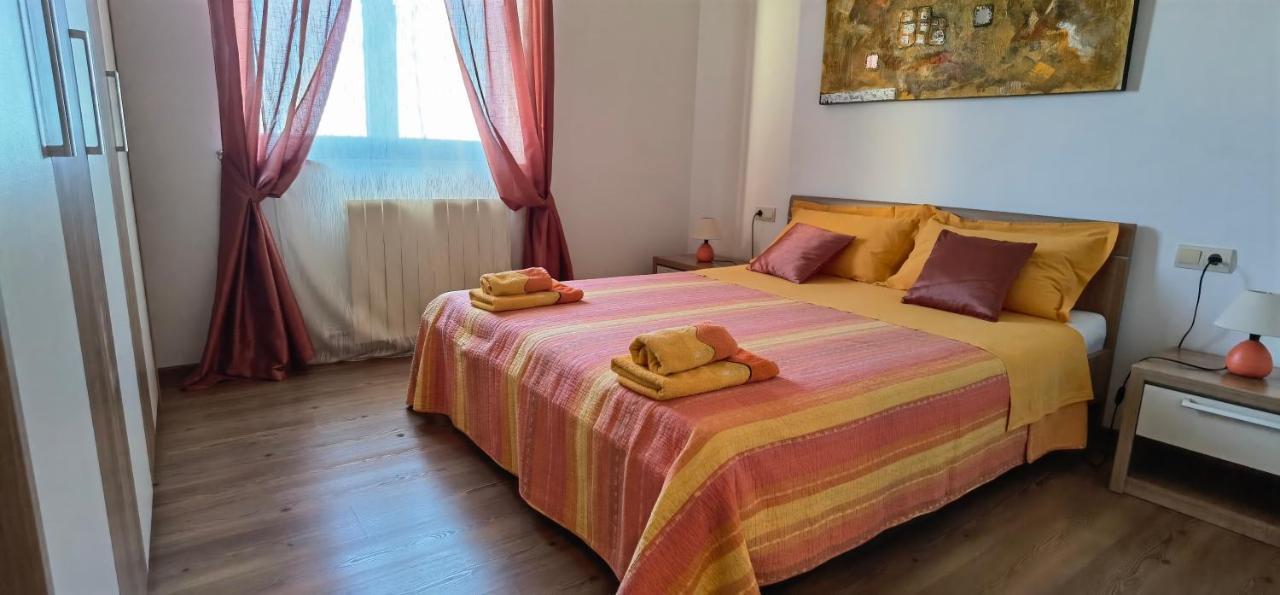 Apartments Fantazija Ровин Екстериор снимка