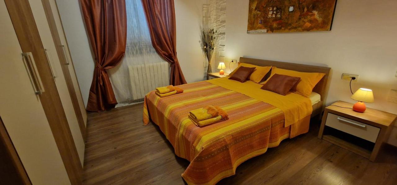 Apartments Fantazija Ровин Екстериор снимка